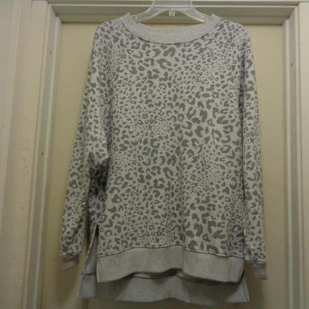 TRENDING ANIMAL SPOTS AMERICAN EAGLE GREY SPOTS SWEATSHIRT S/P BUT MORE …
